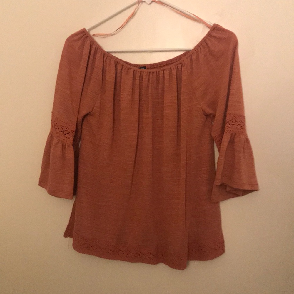 CABLE & GAUGE over the shoulder top NEW